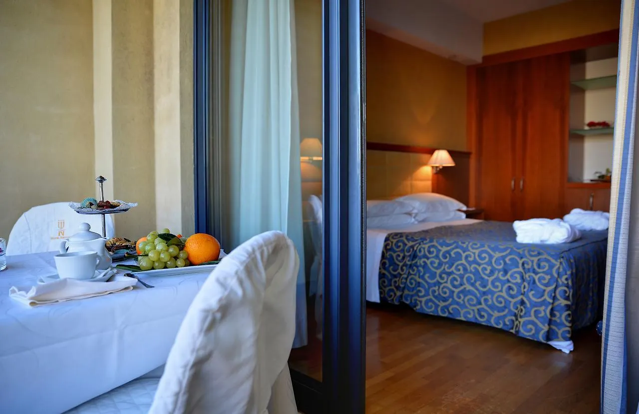 Hotel Nettuno Katania 4*,  Włochy